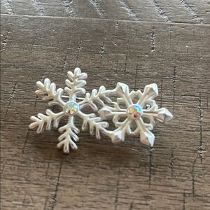 Silver‎ Snowflake Brooch with Iridescent Rhinestone Center